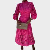 Danica - Čipkasta haljina s puf rukavi in visokim ovratnikom