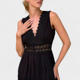 Elena - Elegantna Čipkasta Obleka z V-Izrezom