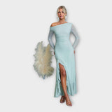 Impresivna Oblačila z Elegantno Linijo