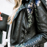 Tea - Retro Chic Cvečni Plašč