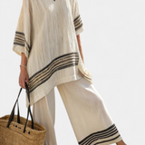 Set Mediteran Daisy iz bambusove tkanine z elegantnimi rdečimi in zelenimi črtami