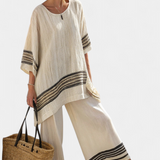 Set Mediteran Daisy iz bambusove tkanine z elegantnimi rdečimi in zelenimi črtami