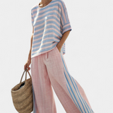 Set iz lanenega bambusa Daisy Mediteranski v nežno roza barvi z elegantnimi modrimi črtami