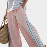 Set iz lanenega bambusa Daisy Mediteranski v nežno roza barvi z elegantnimi modrimi črtami