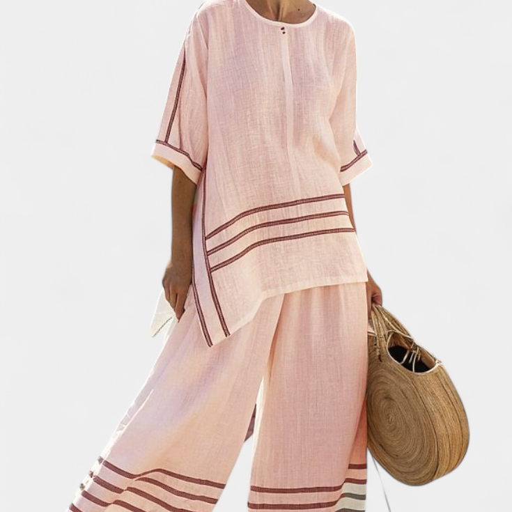 Salopeta s širokimi črtami in asimetričnim rezom - moderno in udobno stil