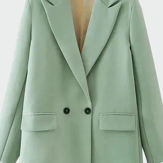 Prevelik sako z moderno linijo