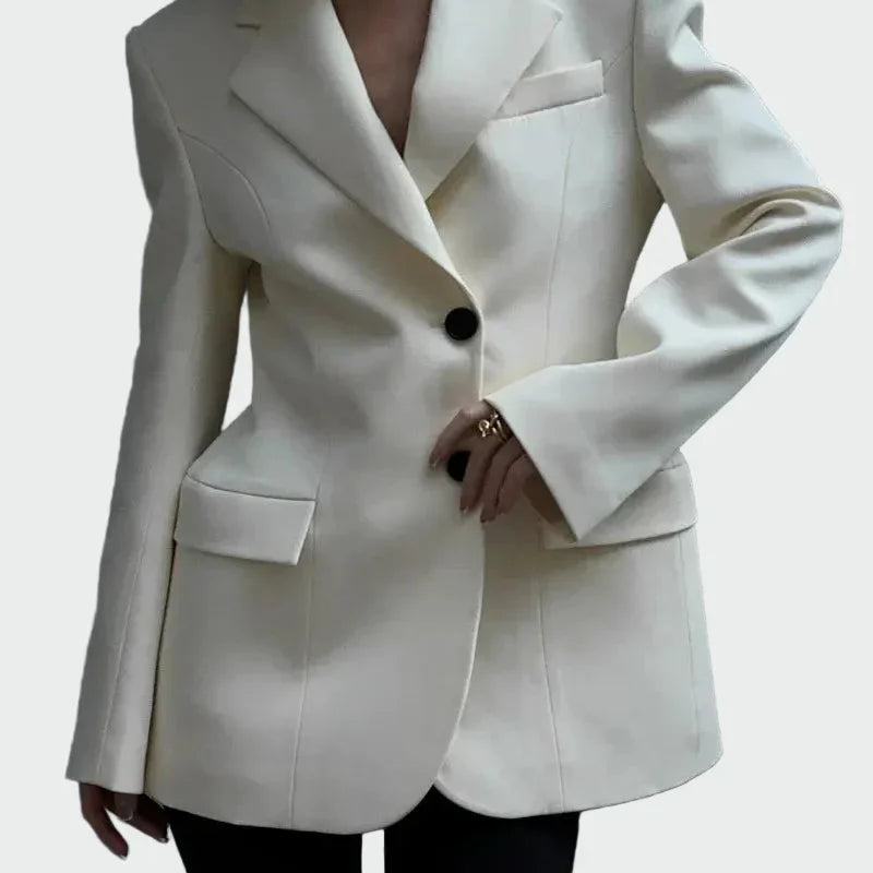 Sako z Impresivno Linijo in Gumbi