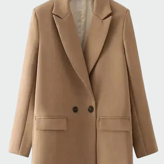 Prevelik sako z moderno linijo