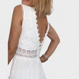 Elena - Elegantna Čipkasta Obleka z V-Izrezom