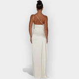 Satenasta Oblačila za Aristokratske Večere