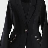 Sako v zapeljivi liniji