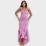 Dolga Obleka z Elegantnim in Izpopolnjenim Korsetom