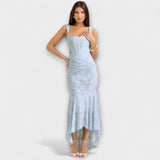 Dolga Obleka z Elegantnim in Izpopolnjenim Korsetom