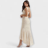 Dolga Obleka z Elegantnim in Izpopolnjenim Korsetom