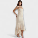 Dolga Obleka z Elegantnim in Izpopolnjenim Korsetom