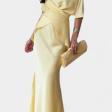 Sara Set z Zgornjim Delom s Prečnimi Trakami in Laganimi Krilom