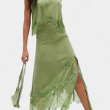 Nada Midi Krilo z Čipkastimi Detajli in Asimetričnim Robom