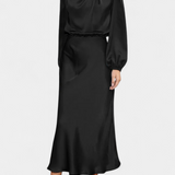 Marija Maxi Obleka z Visokim Ovratnikom in Cvetličnimi Detajli