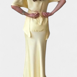 Sara Set z Zgornjim Delom s Prečnimi Trakami in Laganimi Krilom