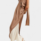 Petra Maxi Obleka z Nepravilnim Rezom in Odkritimi Leđi