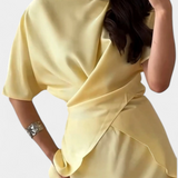 Sara Set z Zgornjim Delom s Prečnimi Trakami in Laganimi Krilom