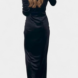 Vilma Dolga Obleka iz Zlatega Baršuna z V-Izrezom