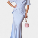 Sara Set z Zgornjim Delom s Prečnimi Trakami in Laganimi Krilom