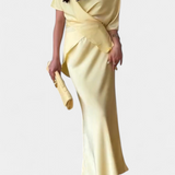 Sara Set z Zgornjim Delom s Prečnimi Trakami in Laganimi Krilom