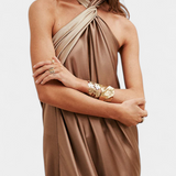 Petra Maxi Obleka z Nepravilnim Rezom in Odkritimi Leđi