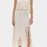 Nada Midi Krilo z Čipkastimi Detajli in Asimetričnim Robom