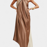 Petra Maxi Obleka z Nepravilnim Rezom in Odkritimi Leđi