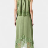 Nada Midi Krilo z Čipkastimi Detajli in Asimetričnim Robom