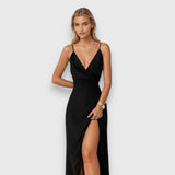 Dolga Satenasta Oblačila z Razporkom in Tankimi Naramnicami